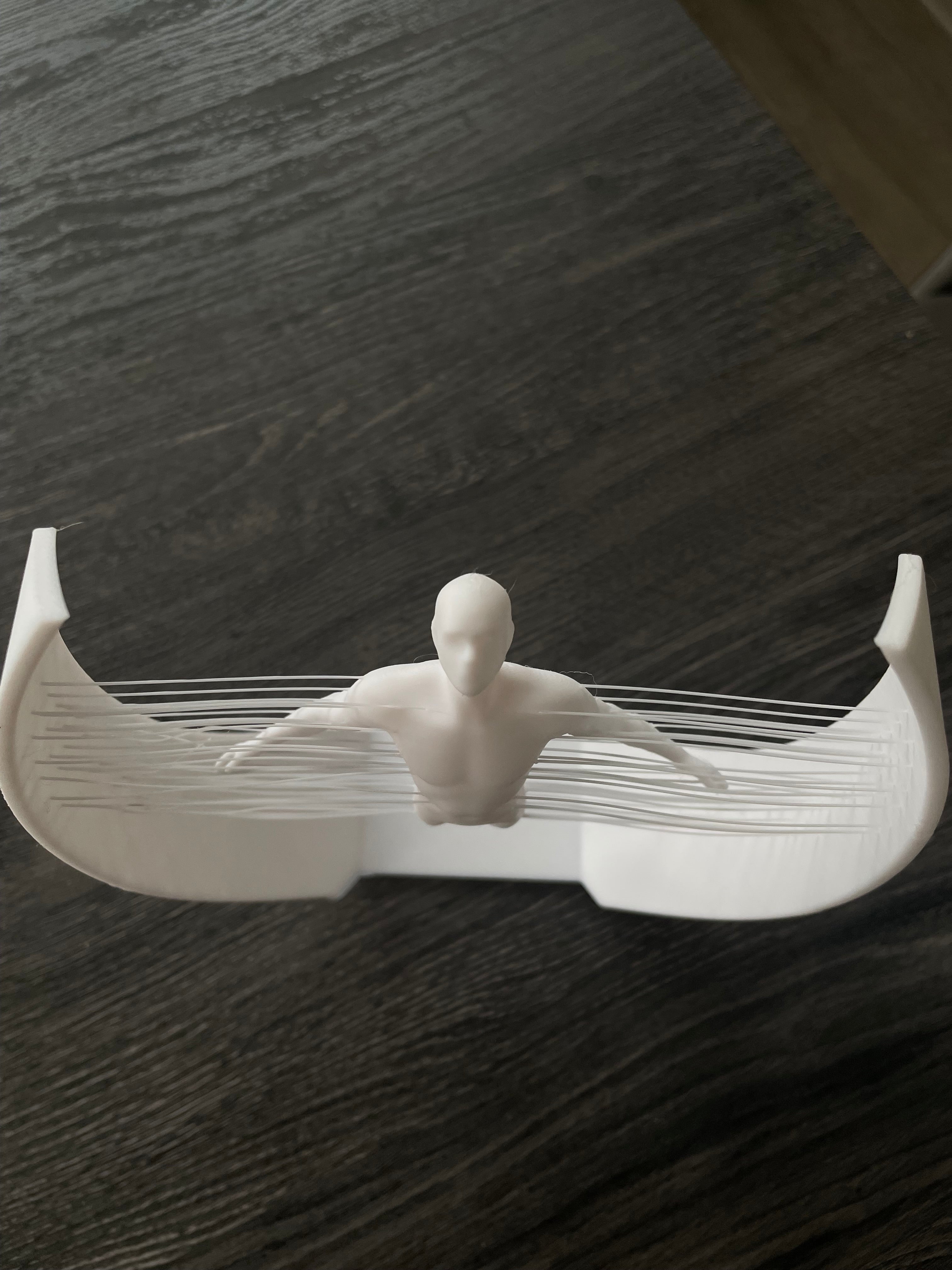 🕊️ Schwebende Figur – Minimalistische 3D-Skulptur zum Hinstellen