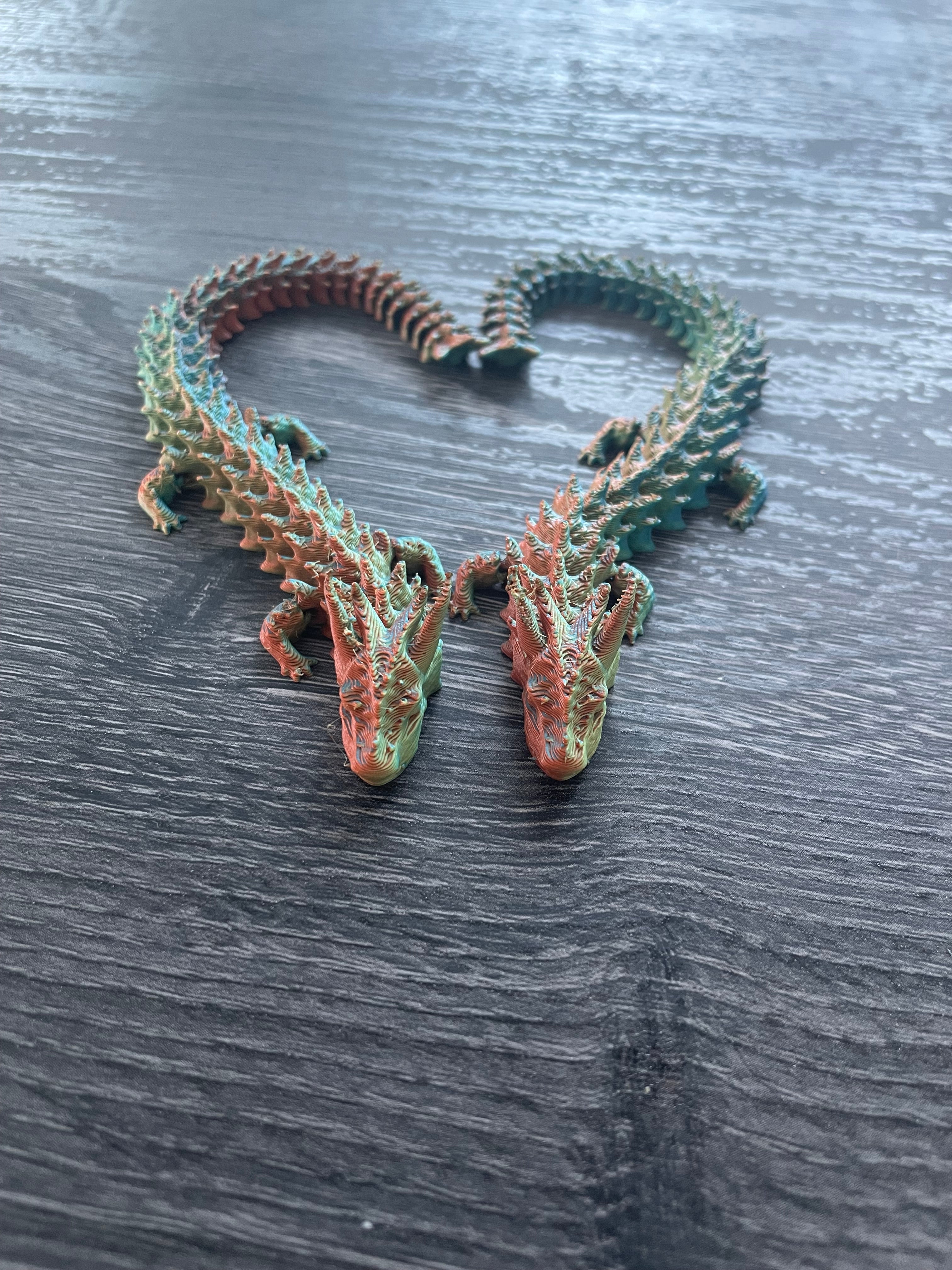 Kleiner Drache – 12 cm – in Rot, Grün & Blau