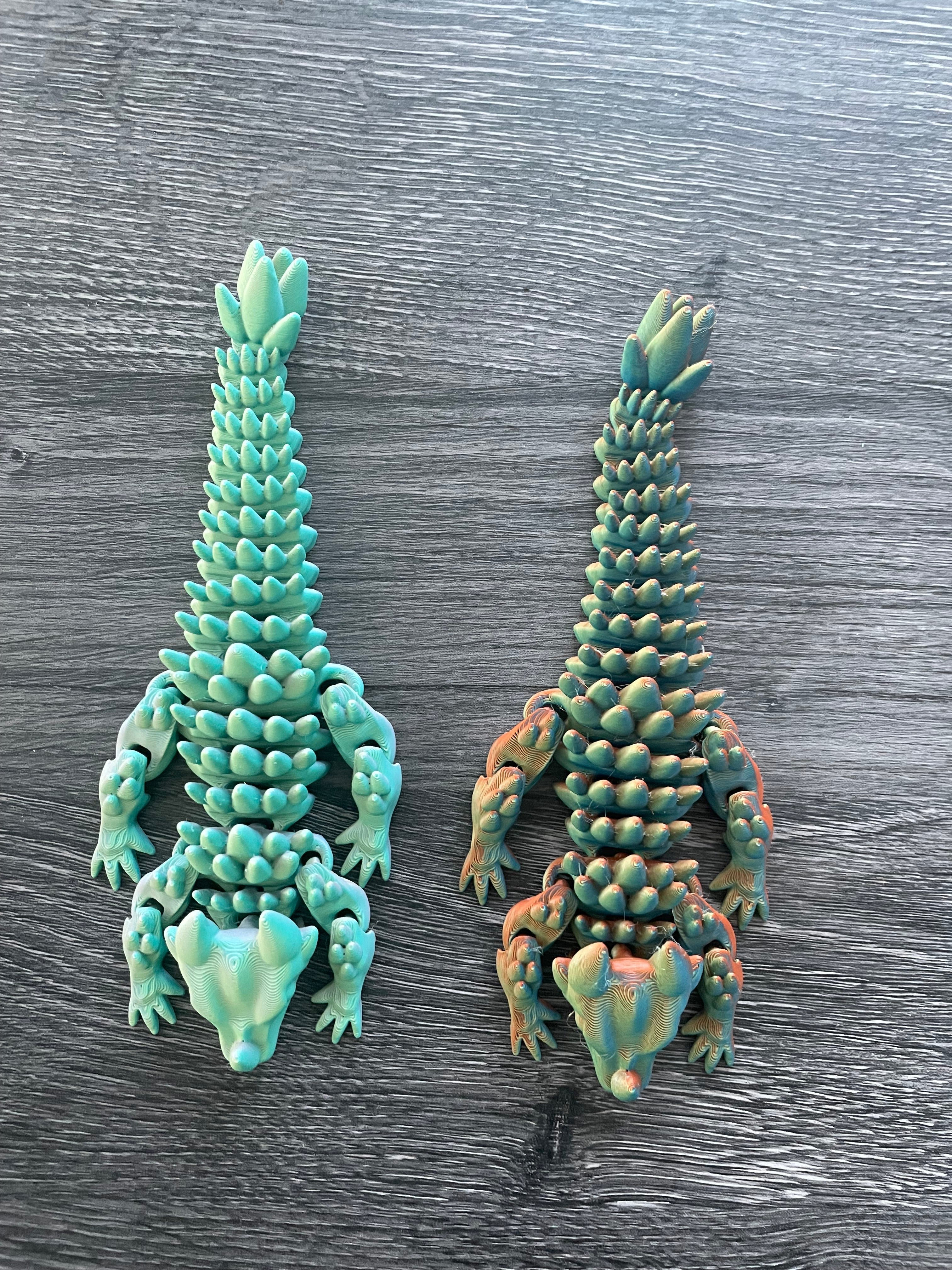 Drachenfigur in 2 Farbtönen