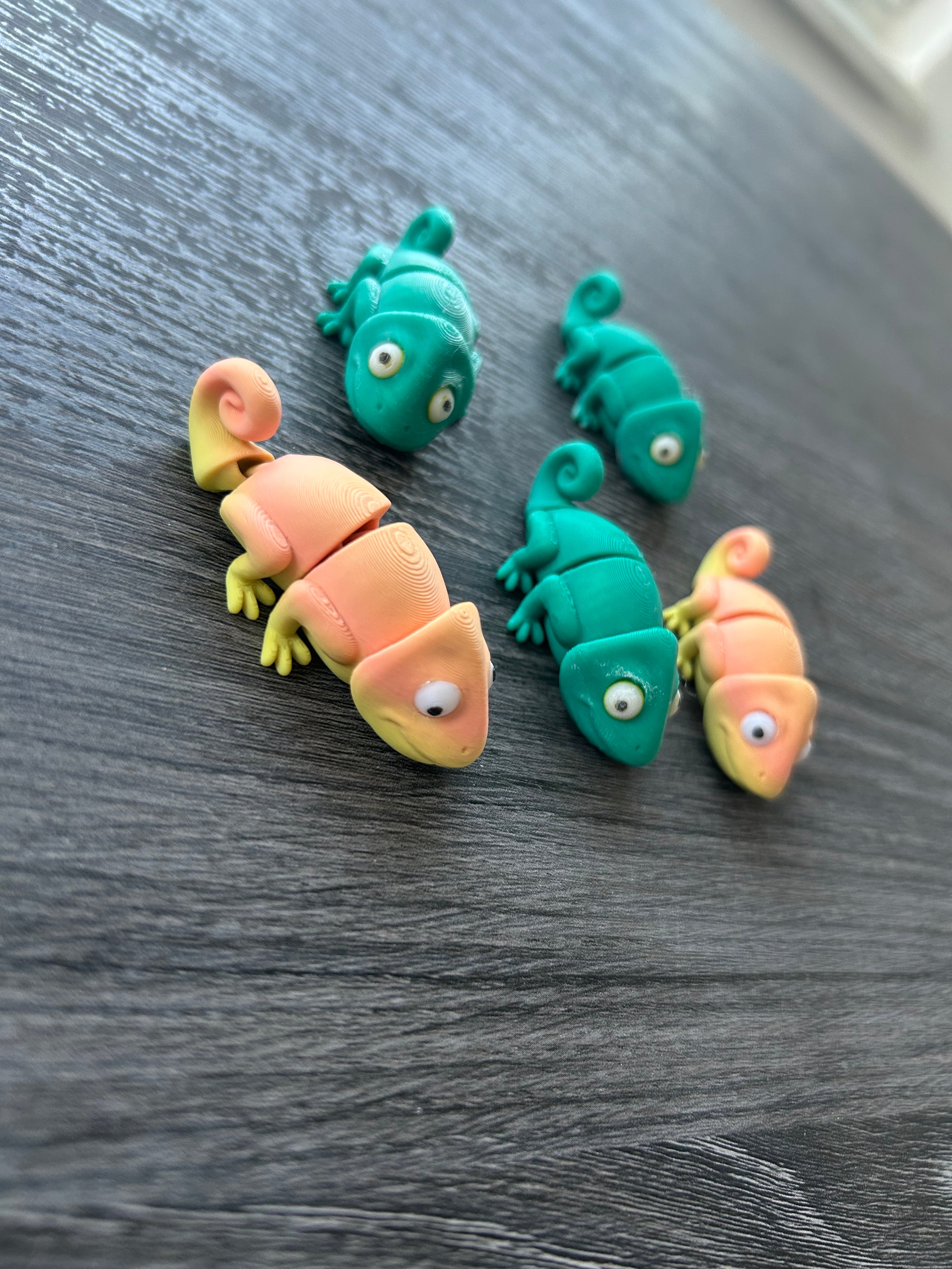 🦎 Anti-Stress-Gadget – Bewegliches Chamäleon für die Hand